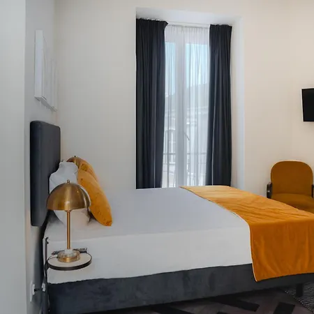 Hotel Gloria By Succeed 3*